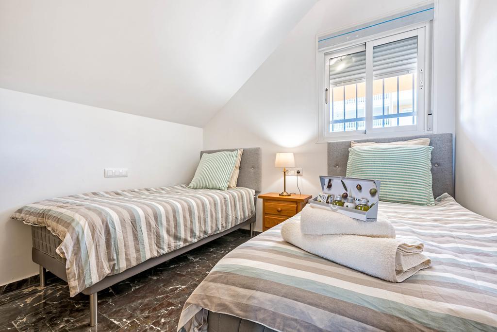 Carvajal Luxury Apartments - Free Parking Fuengirola Phòng bức ảnh